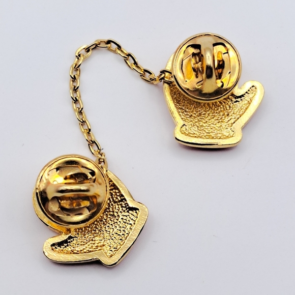 Vintage Little Red Mitten Lapel Pin Brooch - Picture 2 of 3